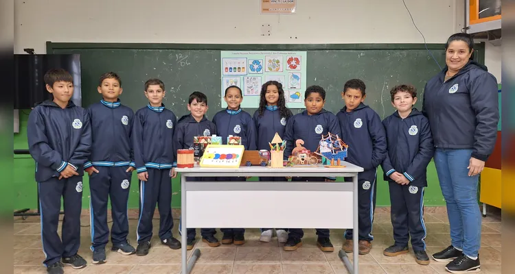 Veja alguns momentos do trabalho sustentável dos educandos em sala de aula.