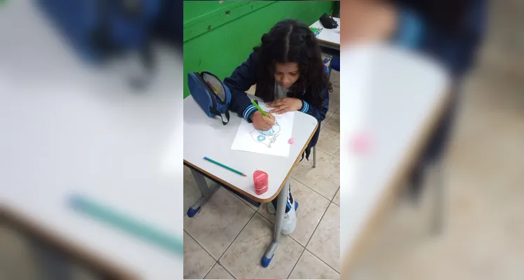Veja alguns momentos do trabalho sustentável dos educandos em sala de aula.
