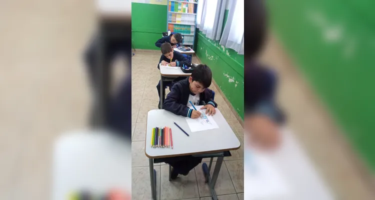 Veja alguns momentos do trabalho sustentável dos educandos em sala de aula.