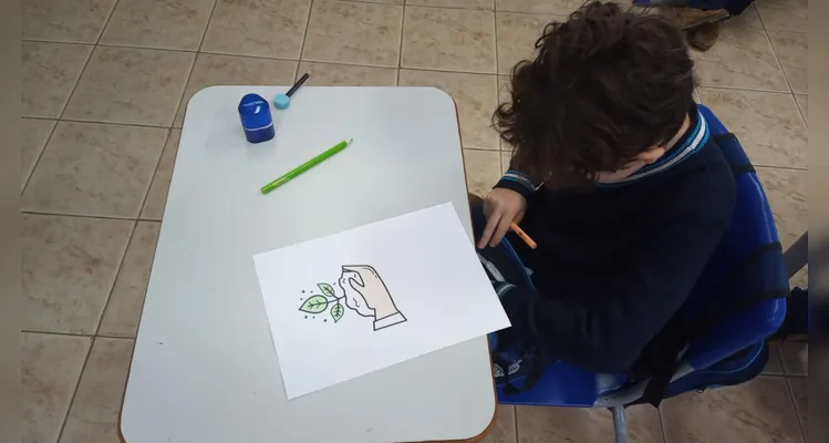 Veja alguns momentos do trabalho sustentável dos educandos em sala de aula.