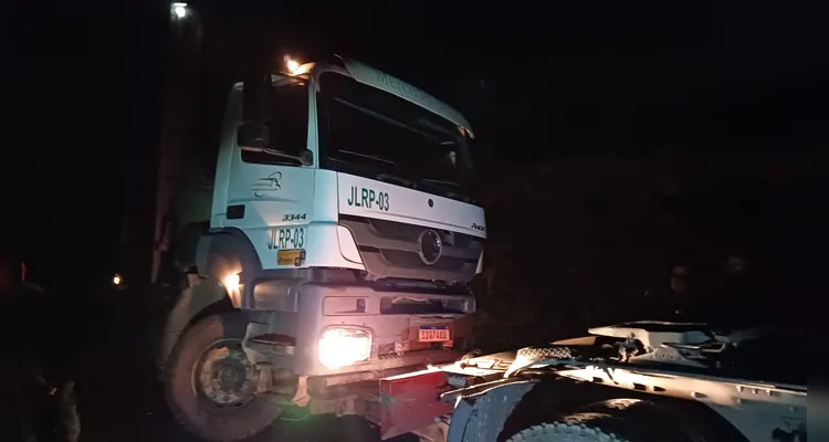Acidente envolvendo caminhão e carro deixa ferido em Piraí do Sul