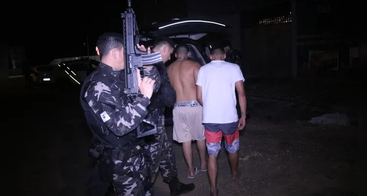 Veja imagens da prisão de suspeitos de roubo de veículo em PG