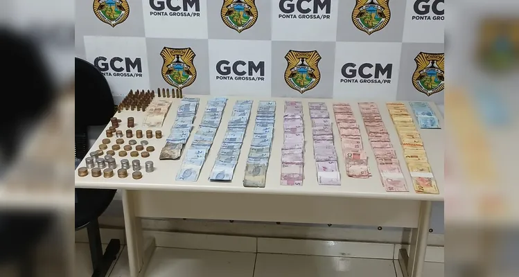 Bolt localiza 208 pacotes de drogas em Oficinas; um homem foi preso