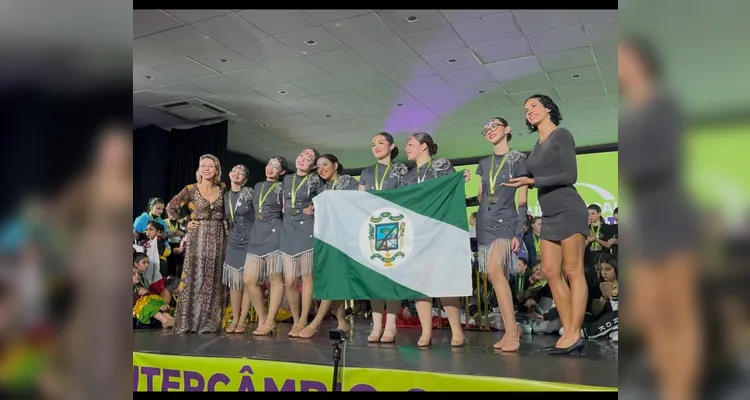 Além das premiações, as bailarinas também receberam certificados de participação internacional e participaram de workshops com professores renomados.