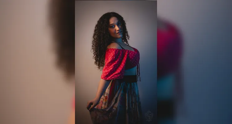 Cantora ponta-grossense Abda Vaz lança sambinha 'Foi bom'