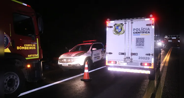 Acidente ocorreu às 16h, contudo o trabalho das equipes de resgate e policiais que trabalharam no caso se estendeu por horas -