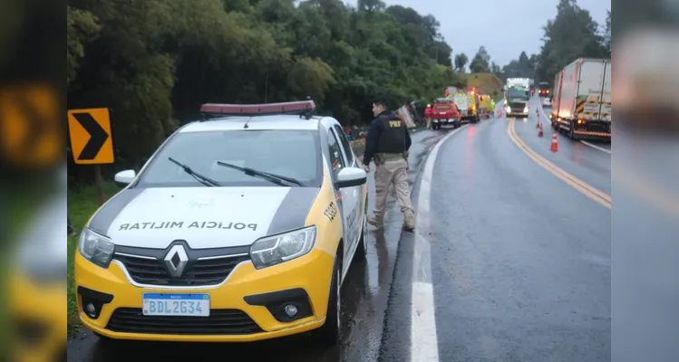 Acidente ocorreu às 16h, contudo o trabalho das equipes de resgate e policiais que trabalharam no caso se estendeu por horas -