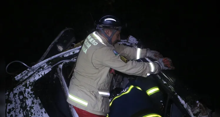 Corpo da vítima fatal foi recolhido pela Polícia Científica -