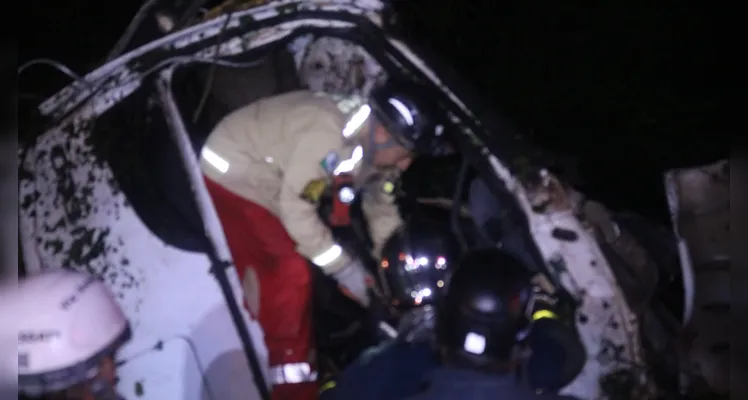 Corpo da vítima fatal foi recolhido pela Polícia Científica -