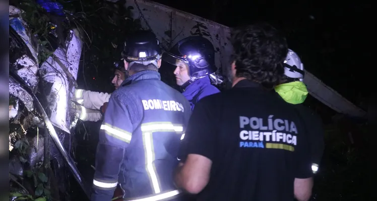 Corpo da vítima fatal foi recolhido pela Polícia Científica -