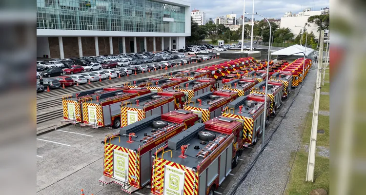 Curitiba, 02 de junho de 2025 - O governador Carlos Massa Ratinho Junior entrega novos veículos e equipamentos para o Corpo de Bombeiros Militar do Paraná (CBMPR).