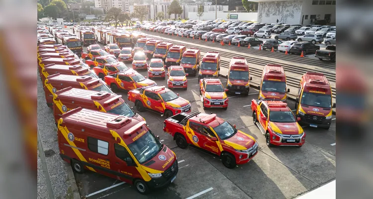 Curitiba, 02 de junho de 2025 - O governador Carlos Massa Ratinho Junior entrega novos veículos e equipamentos para o Corpo de Bombeiros Militar do Paraná (CBMPR).