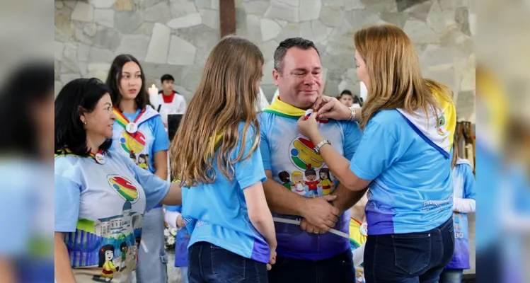 A emoção de Renato Soares, pai de uma das adolescentes, fez um ano de trabalho junto com o grupo
