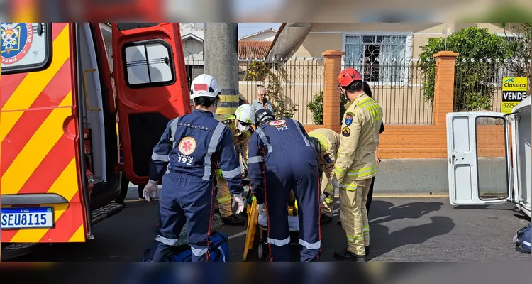 Veja fotos do resgate das vítimas de colisão envolvendo Kombis em PG