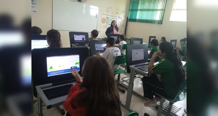 Uso do tradicional e digital contribuíram para produções em sala.
