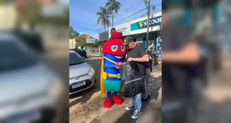 Blitz Ambiental marca o Dia da Reciclagem em Tibagi