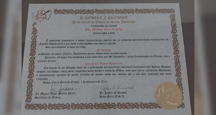 Documento assinado por Frei Robert e entregue à Marlene Vieira da Silva |