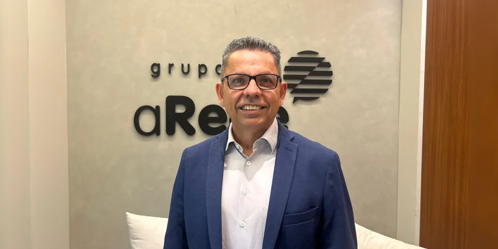 O reitor da UEPG, Miguel Sanches Neto, compartilha detalhes das agendas de inauguração do AME e sede da Polícia Científica.