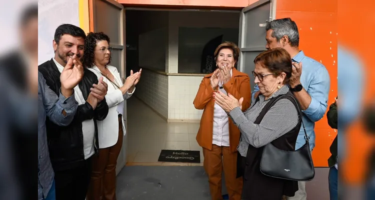 Prefeita Elizabeth inaugura academia municipal de PG; veja fotos