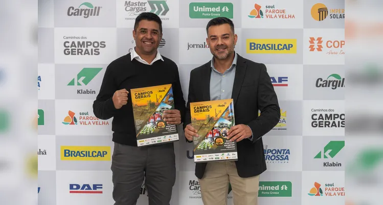 Veja quem esteve no lançamento do 16º Livro-Anuário do Grupo aRede