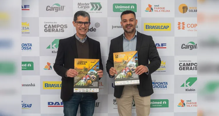 Veja quem esteve no lançamento do 16º Livro-Anuário do Grupo aRede