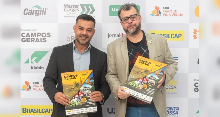 Veja quem esteve no lançamento do 16º Livro-Anuário do Grupo aRede