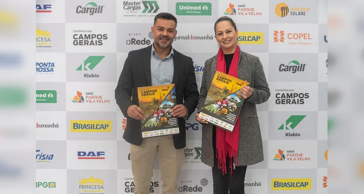 Veja quem esteve no lançamento do 16º Livro-Anuário do Grupo aRede