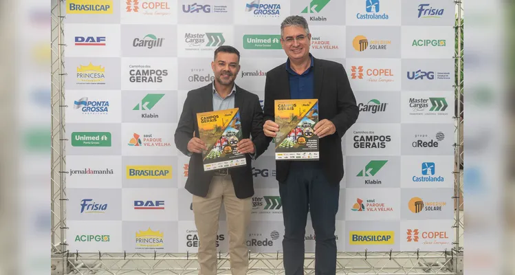 Veja quem esteve no lançamento do 16º Livro-Anuário do Grupo aRede