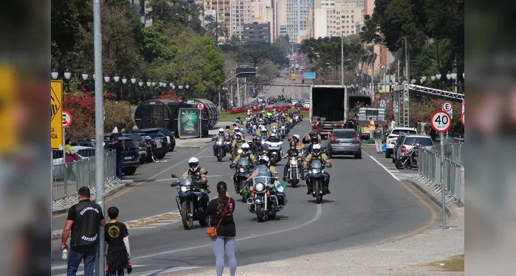 PMPR comemora 171 anos com passeio e encontro de carros antigos em RMC