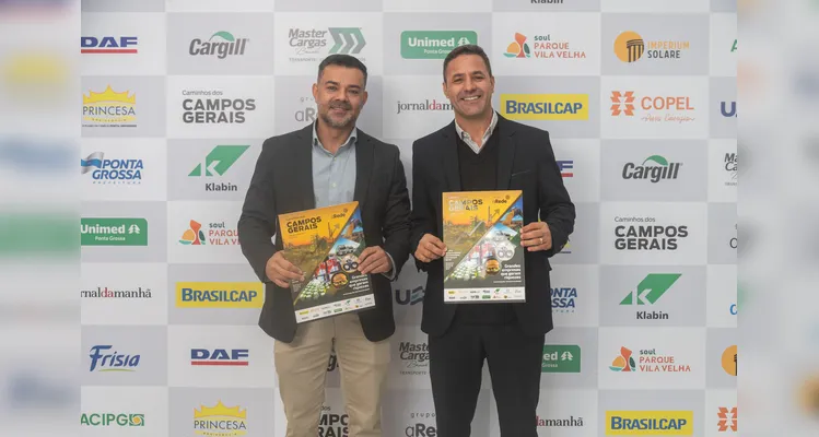 Veja quem esteve no lançamento do 16º Livro-Anuário do Grupo aRede