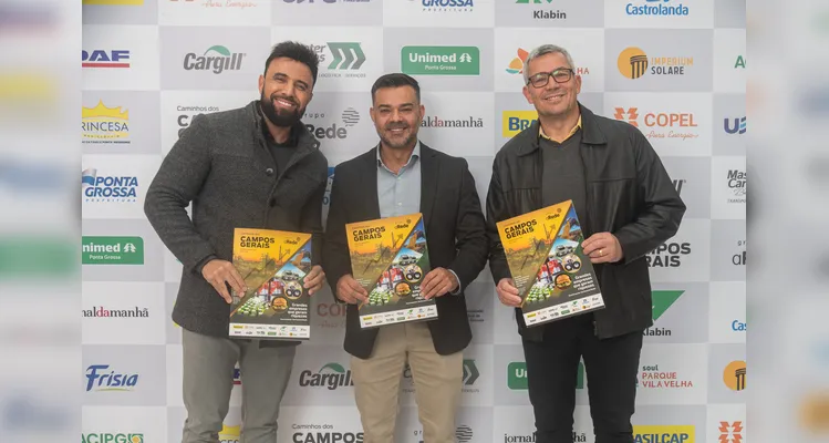 Veja quem esteve no lançamento do 16º Livro-Anuário do Grupo aRede