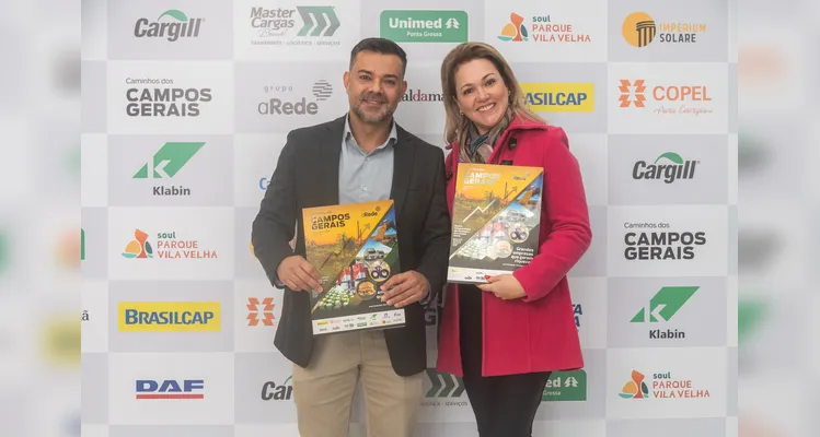 Veja quem esteve no lançamento do 16º Livro-Anuário do Grupo aRede