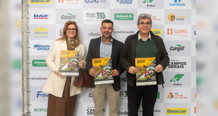 Veja quem esteve no lançamento do 16º Livro-Anuário do Grupo aRede
