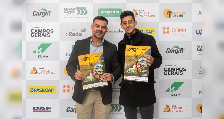 Veja quem esteve no lançamento do 16º Livro-Anuário do Grupo aRede