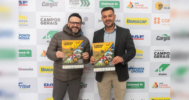 Veja quem esteve no lançamento do 16º Livro-Anuário do Grupo aRede