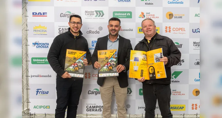 Veja quem esteve no lançamento do 16º Livro-Anuário do Grupo aRede