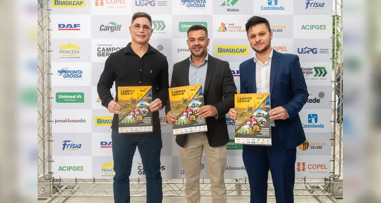 Veja quem esteve no lançamento do 16º Livro-Anuário do Grupo aRede