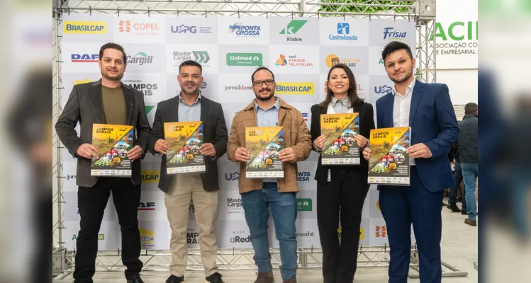 Veja quem esteve no lançamento do 16º Livro-Anuário do Grupo aRede
