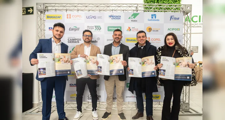 Veja quem esteve no lançamento do 16º Livro-Anuário do Grupo aRede