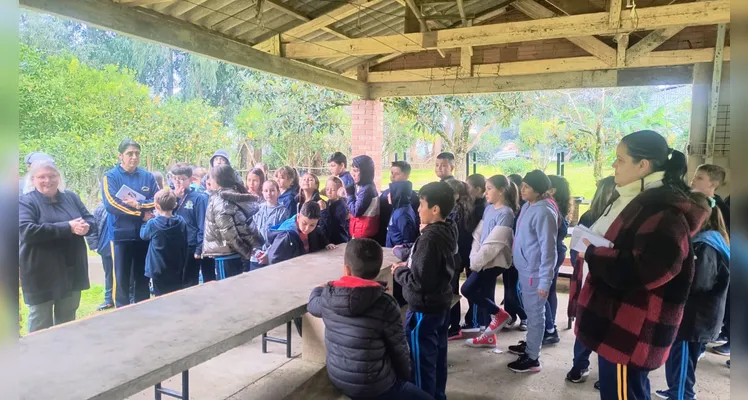 A visita ao Lar Acelino foi o ponto final de um extenso e cuidadoso trabalho dos alunos.