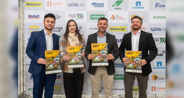Veja quem esteve no lançamento do 16º Livro-Anuário do Grupo aRede