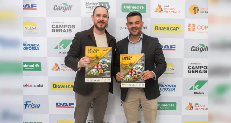 Veja quem esteve no lançamento do 16º Livro-Anuário do Grupo aRede