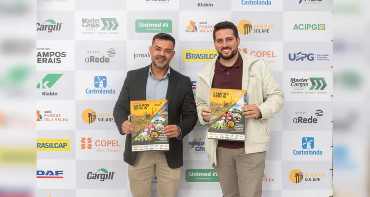 Veja quem esteve no lançamento do 16º Livro-Anuário do Grupo aRede