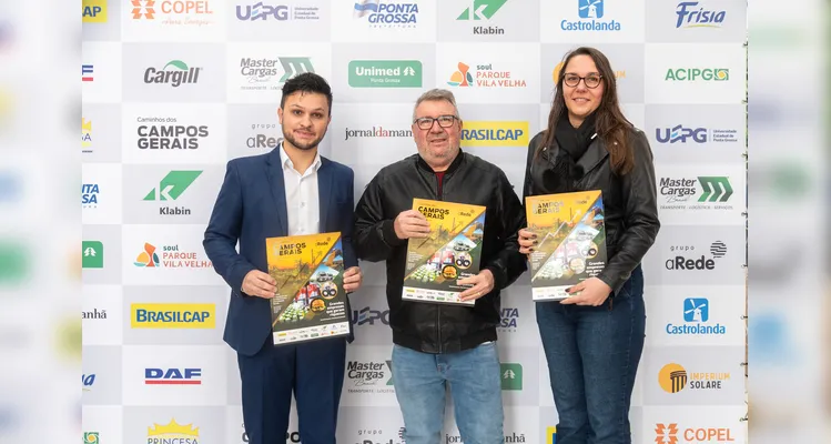 Veja quem esteve no lançamento do 16º Livro-Anuário do Grupo aRede