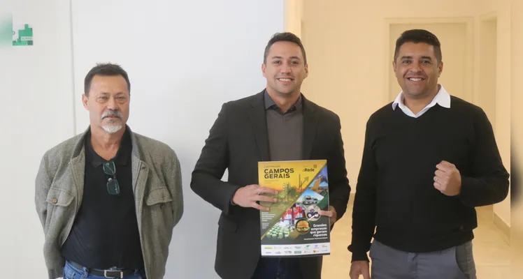 Confira imagens do lançamento do anuário regional do Grupo aRede