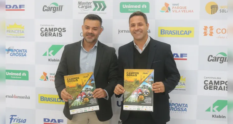 Confira imagens do lançamento do anuário regional do Grupo aRede