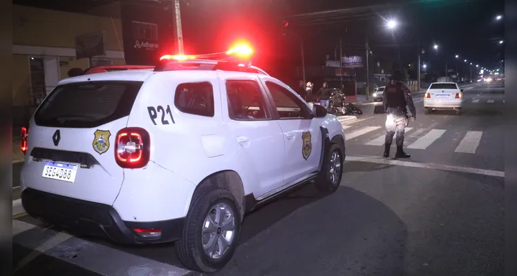 Motociclista é arremessado após acidente em Uvaranas, em PG
