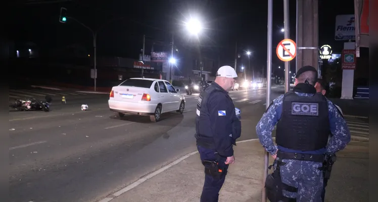 Motociclista é arremessado após acidente em Uvaranas, em PG