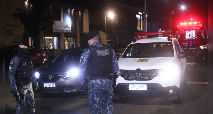 Motociclista é arremessado após acidente em Uvaranas, em PG