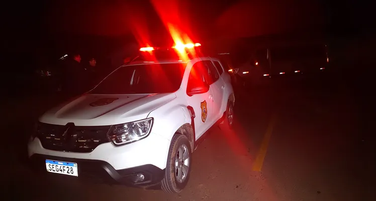 Van com 10 passageiros se acidenta no ‘Cará-Cará’, em Ponta Grossa